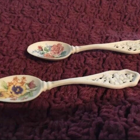 Avon Accents Set Of Avon Collectible Spoons Poshmark